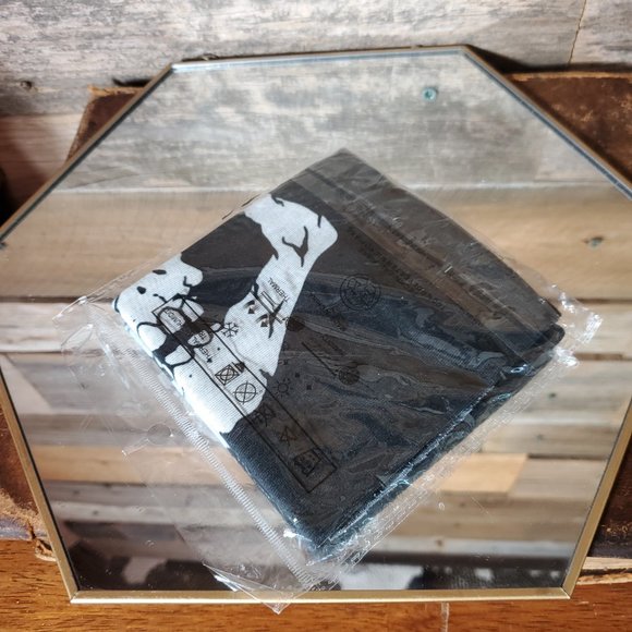 Unisex White Skull Face Tube Mask Neck GAITER Dust Shield Seamless Bandana - Picture 2 of 6